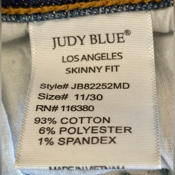 Judy Blue Mid Rise Handsand Classic
Skinny Jeans Women’s Size 11/30 - Picture 6 of 7